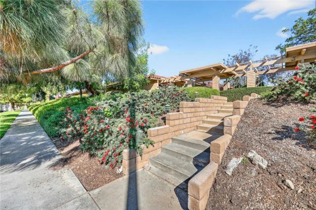 959 W Pine 33, Upland, CA 91786