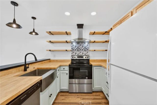 959 W Pine 33, Upland, CA 91786