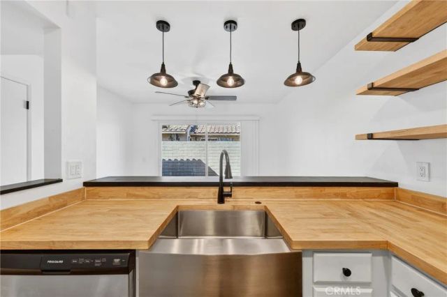 959 W Pine 33, Upland, CA 91786