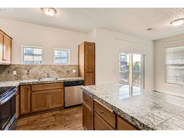 11223 Se CAUSEY Cir, Happy Valley, OR 97086