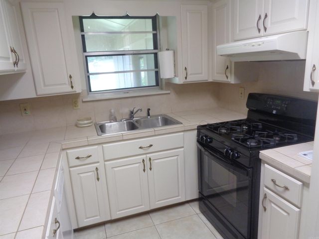 1408 Twin Lakes Drive, Little Rock, AR 72205