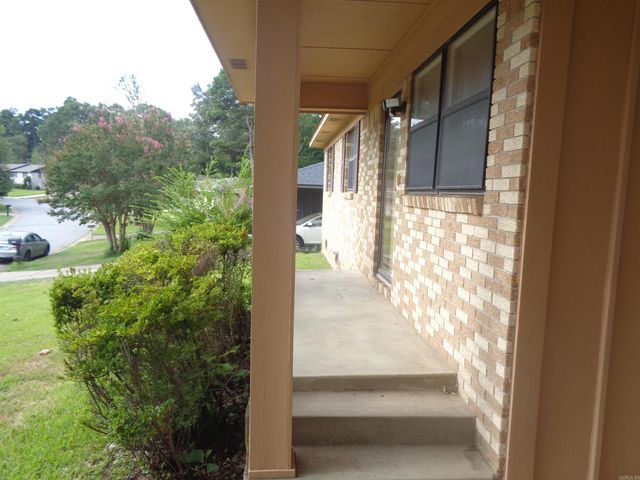 1408 Twin Lakes Drive, Little Rock, AR 72205