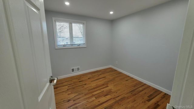 4 Willow Street, Selden, NY 11784