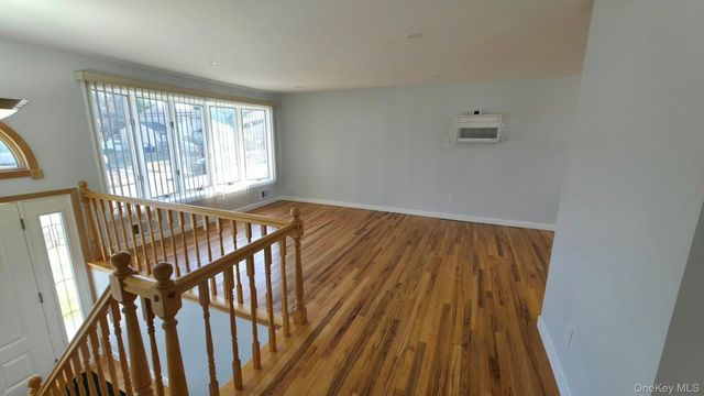 4 Willow Street, Selden, NY 11784