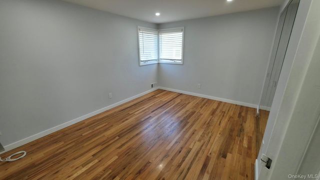 4 Willow Street, Selden, NY 11784