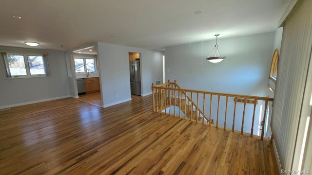 4 Willow Street, Selden, NY 11784