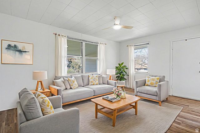 3813 S GRANDVIEW DR, Ogden, UT 84403