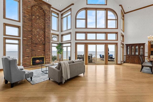 3220 OLD ORCHARD LANE, Oshkosh, WI 54902