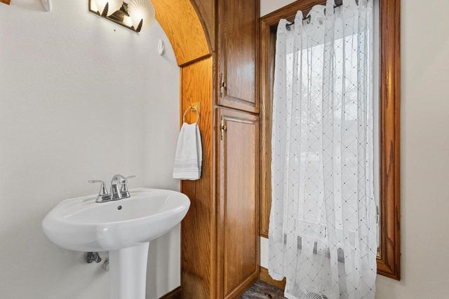 3220 OLD ORCHARD LANE, Oshkosh, WI 54902