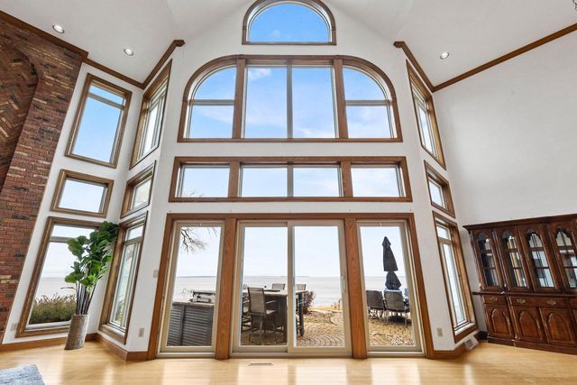 3220 OLD ORCHARD LANE, Oshkosh, WI 54902