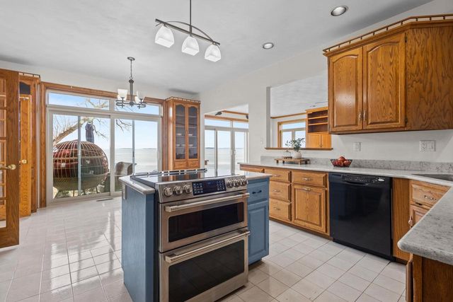 3220 OLD ORCHARD LANE, Oshkosh, WI 54902