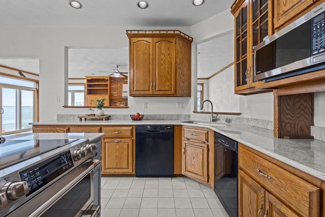 3220 OLD ORCHARD LANE, Oshkosh, WI 54902