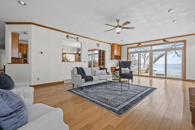 3220 OLD ORCHARD LANE, Oshkosh, WI 54902