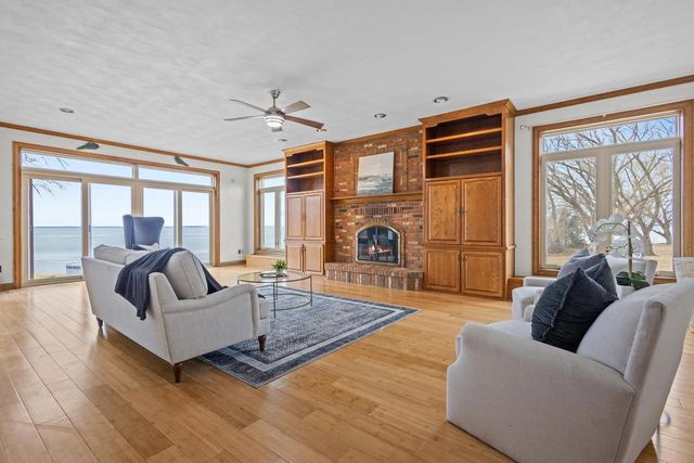 3220 OLD ORCHARD LANE, Oshkosh, WI 54902