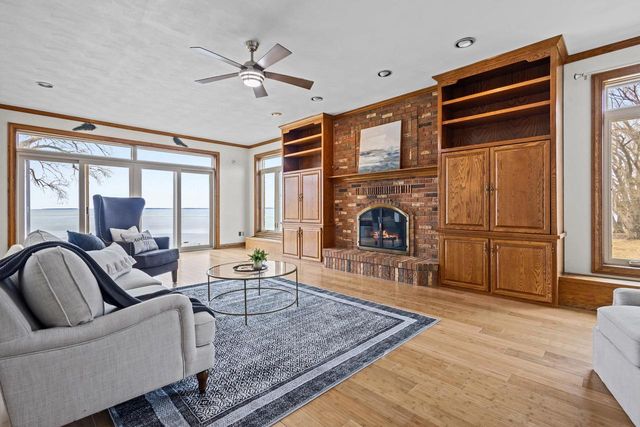 3220 OLD ORCHARD LANE, Oshkosh, WI 54902