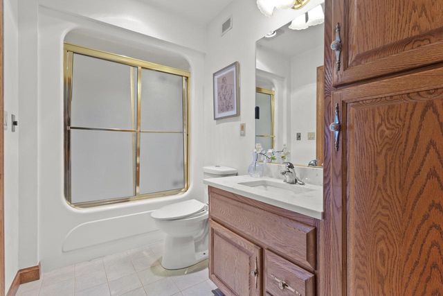 3220 OLD ORCHARD LANE, Oshkosh, WI 54902