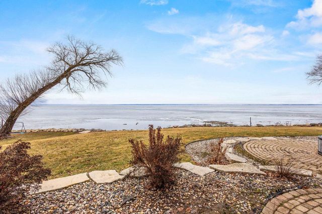 3220 OLD ORCHARD LANE, Oshkosh, WI 54902