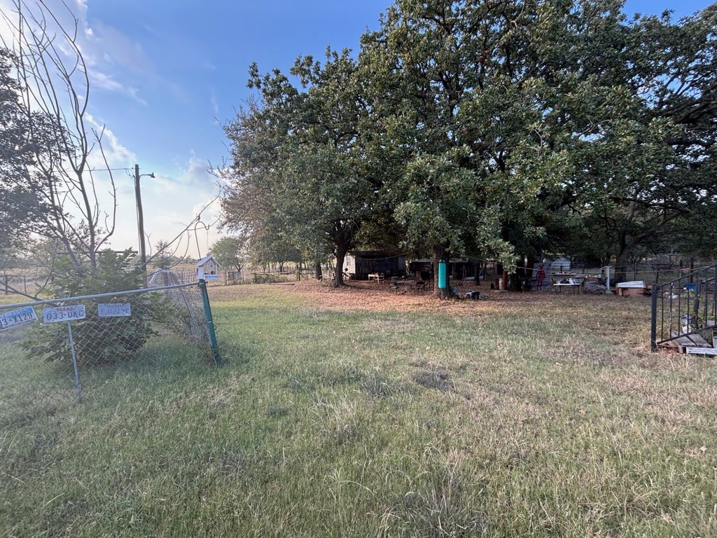 976 Country Road 3840, Bridgeport, TX 76426