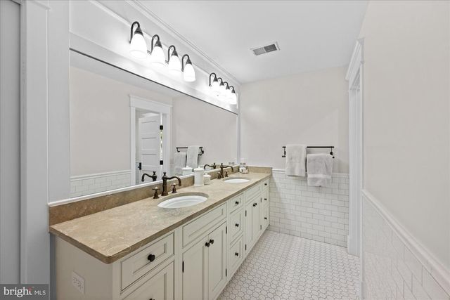 2120 ELLIOTT AVE, Mclean, VA 22101