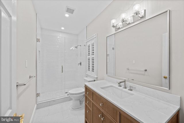 2120 ELLIOTT AVE, Mclean, VA 22101