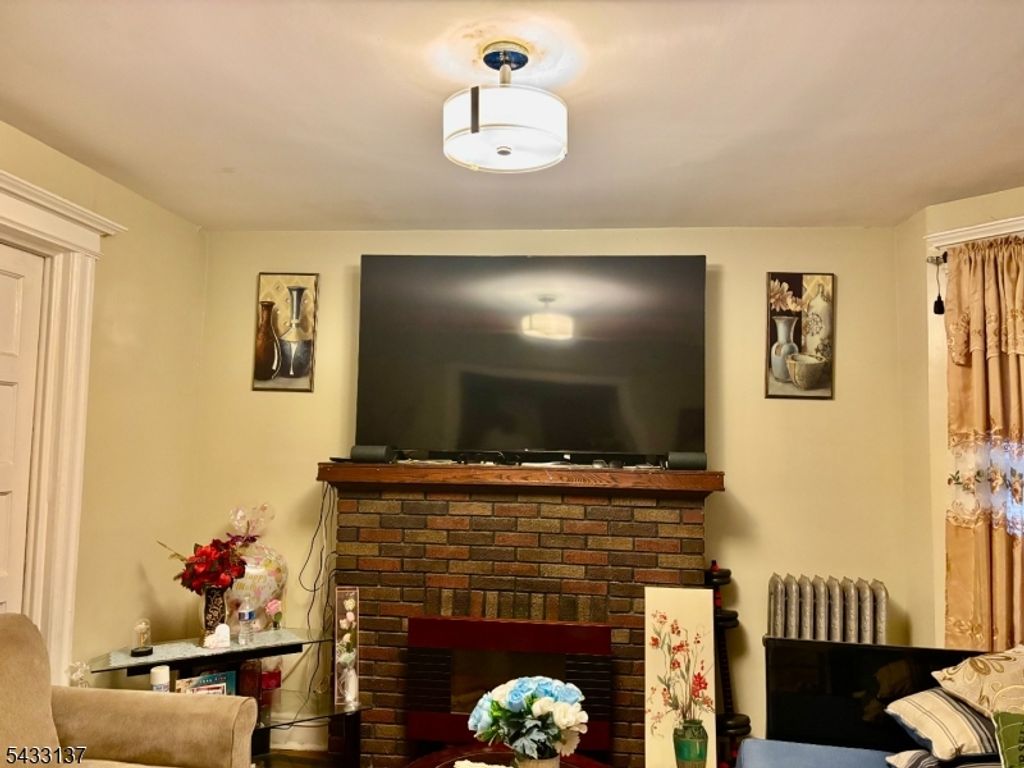 130 Shepard Ave, East Orange City, NJ 07018