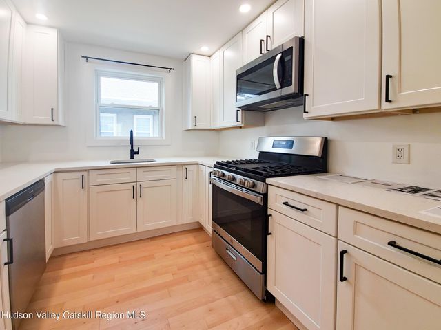 40 Fairview Avenue, Hudson, NY 12534