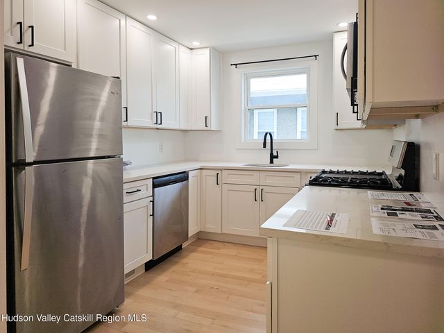 40 Fairview Avenue, Hudson, NY 12534