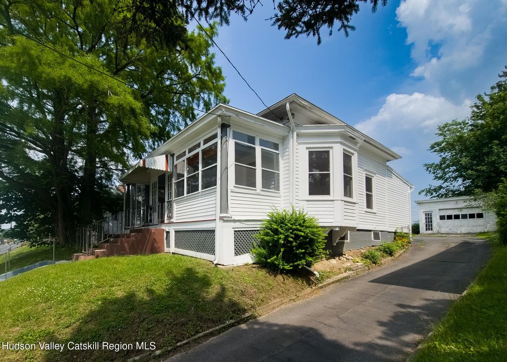 40 Fairview Avenue, Hudson, NY 12534