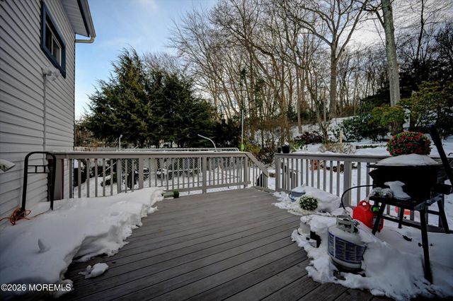 11 Spyros Drive, South Amboy, NJ 08879