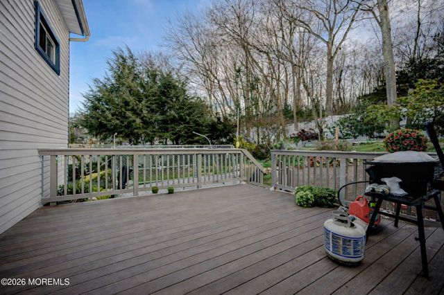 11 Spyros Drive, South Amboy, NJ 08879