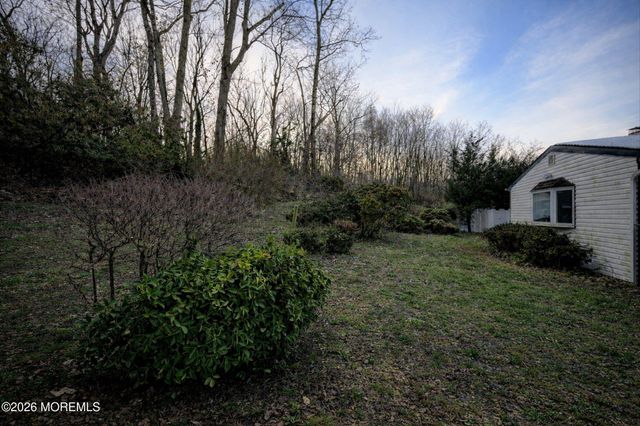 11 Spyros Drive, South Amboy, NJ 08879