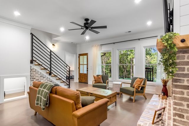 301 Willow Oak Trl, Ellijay, GA 30540