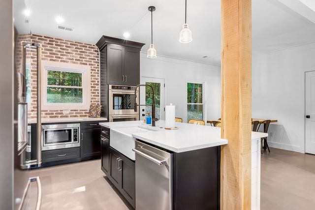 301 Willow Oak Trl, Ellijay, GA 30540