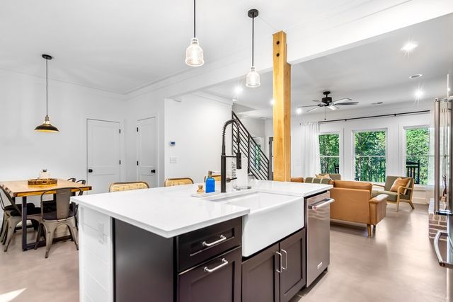 301 Willow Oak Trl, Ellijay, GA 30540