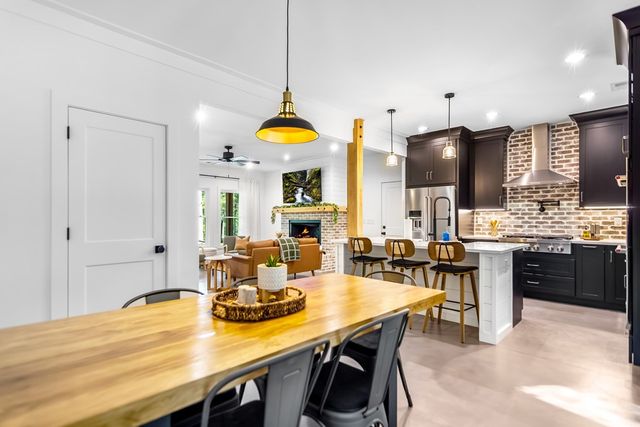 301 Willow Oak Trl, Ellijay, GA 30540