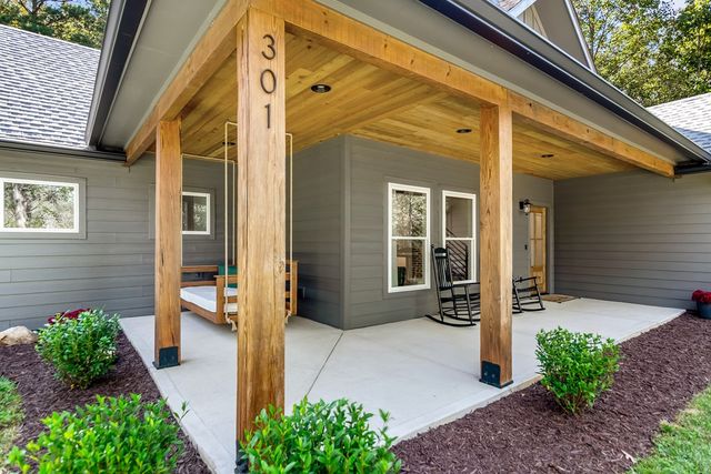 301 Willow Oak Trl, Ellijay, GA 30540