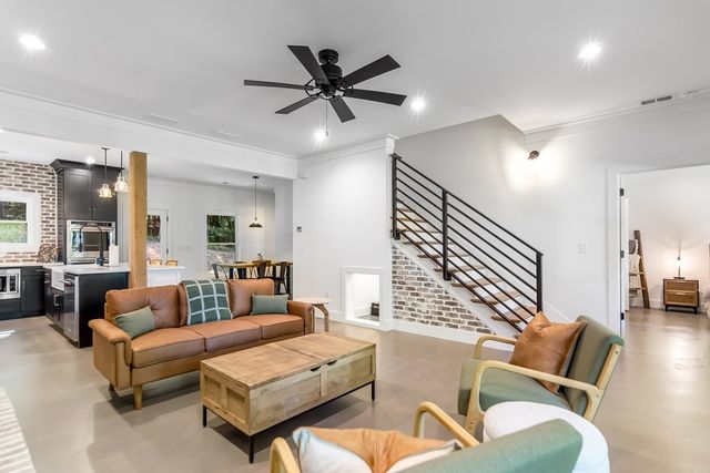 301 Willow Oak Trl, Ellijay, GA 30540