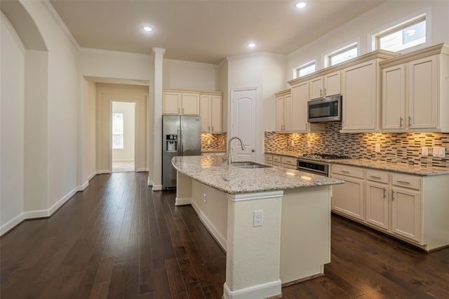 1019 Ginger Glade Lane, Pinehurst, TX 77362