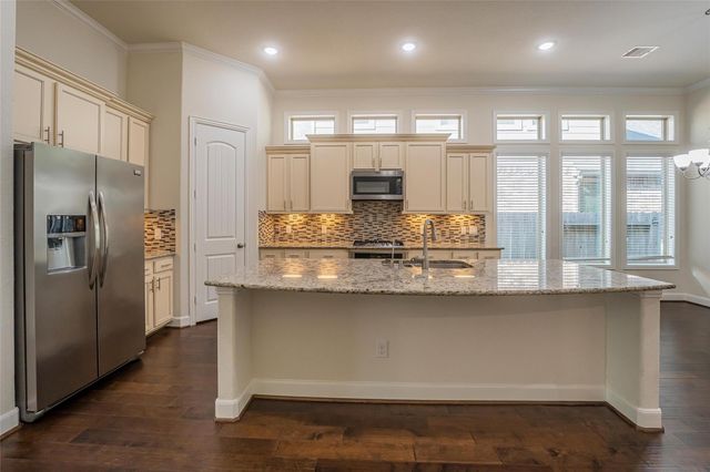 1019 Ginger Glade Lane, Pinehurst, TX 77362