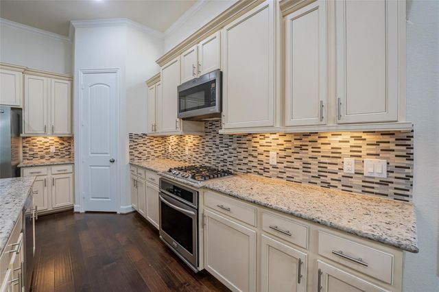 1019 Ginger Glade Lane, Pinehurst, TX 77362