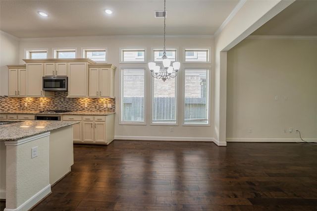 1019 Ginger Glade Lane, Pinehurst, TX 77362