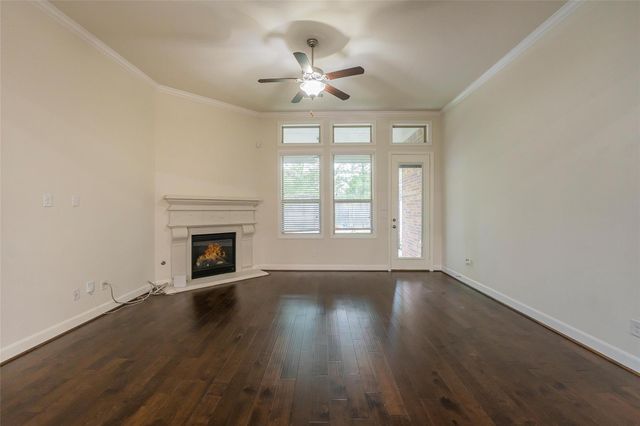 1019 Ginger Glade Lane, Pinehurst, TX 77362