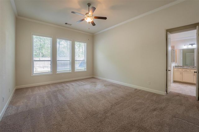 1019 Ginger Glade Lane, Pinehurst, TX 77362