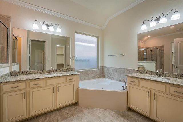 1019 Ginger Glade Lane, Pinehurst, TX 77362