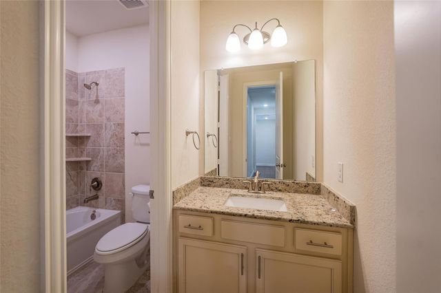 1019 Ginger Glade Lane, Pinehurst, TX 77362