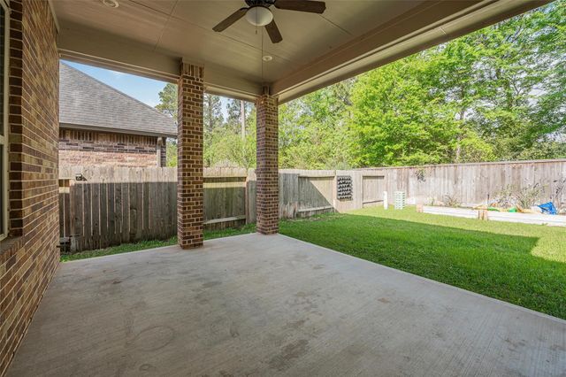 1019 Ginger Glade Lane, Pinehurst, TX 77362