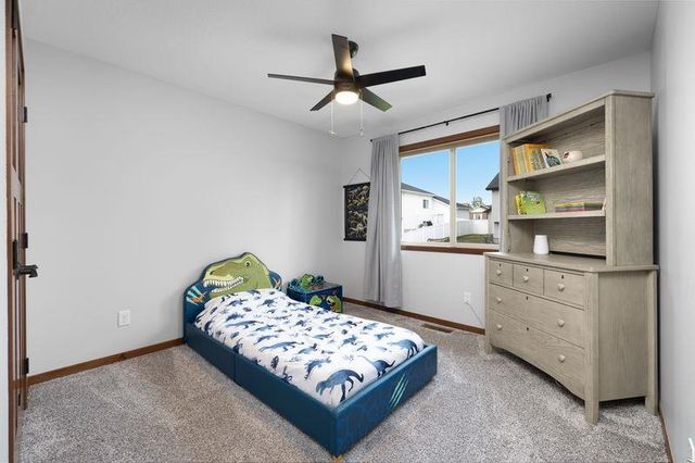 2621 17TH ST NW, Minot, ND 58703