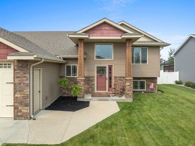 2621 17TH ST NW, Minot, ND 58703