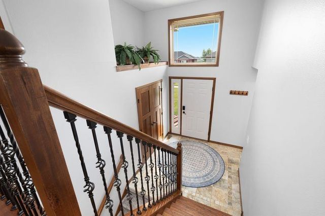 2621 17TH ST NW, Minot, ND 58703