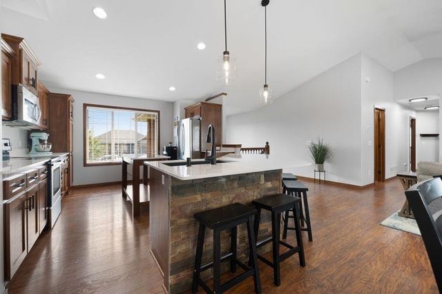2621 17TH ST NW, Minot, ND 58703
